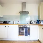 The Rock View Apartment Edinburgh Old Town 2-Bedroom Terrace Lift Parking