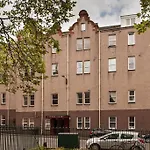 Ground floor, 1 bedroom Edinburgh apartment