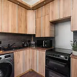 City Centre Stylish Apartment At The Meadows Park
