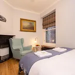 Upper Bow - Luxurious, Modern 1Br Apartment Near Castle