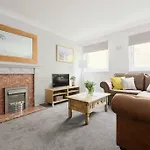 The Marshall\'S Court Apartment