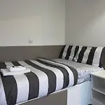 En Suite Rooms & Studios, Edinburgh City Centre - Sk