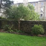 Central Fringe Base With Garden Near The Meadows