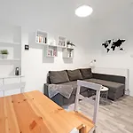 Central And Modern Apartment With A Garden