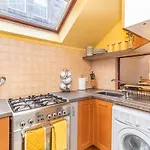 Pass The Keys 2 Beds Flat With Private Entrance In City Centre - Sleeps 4