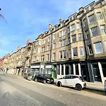 Chic, Newly Reno\'D 1 Bed Open Plan, Nr The Meadows
