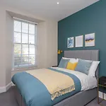 Lovely Apartment Beneath Edinburgh Castle