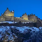 Beautiful 2 Bedroom House In Edinburgh