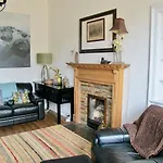 Pass The Keys Quiet 2Beds Flat With High Ceilings And Great Views