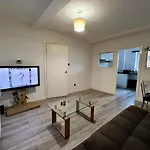 Lovely 2 Bedroom Apartment - Edinburgh City Centre