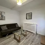 Lovely 2 Bedroom Apartment - Edinburgh City Centre