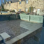 Luxurious 3 Bedroom Home With 2 Parking Spaces