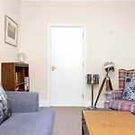 Joivy Modern Flat On Rose Street