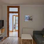 Cozy 2 Double Bedroom Flat In The Heart Of Leith
