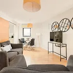 Modern Mews Apartment - New Town