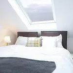 Luxury 3 Bed Royal Mile Apartment