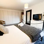Old Town 2Br Flat Royal Mile Sleeps 5