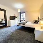 Old Town 2Br Flat Royal Mile Sleeps 5