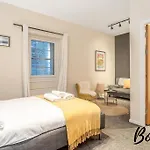 Spacious 2Br-1Ba - Grassmarket - Free Parking By Bonjour Residences Edinburgh