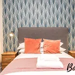Spacious 2Br-1Ba - Grassmarket - Free Parking By Bonjour Residences Edinburgh
