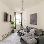 Charming 1 Bedroom Apartment - Edinburgh