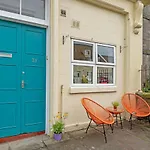 Cheerful Stays: Spacious Flat In Vibrant Leith