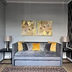 Cozy Edinburgh Apartment With City Views