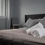 Modern 2-Bed Haven, Free Parking