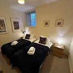 Edmonstone Suite Old Town