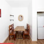 Desirable Edinburgh Apartment By The City Centre