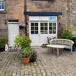 7A The Mews - Cottage In The City