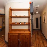 Cozy Old Town 4 Bedrm Apartment