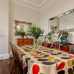 Stylish Victorian Apartment\'S Close To The Botanical Gardens, Free Parking!
