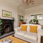 Stylish Victorian Apartment\'S Close To The Botanical Gardens, Free Parking!