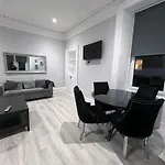 Lovely 4 Bedroom 2Nd Floor Walk Up Apartment