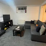 Boyds Entry Flat Old Town