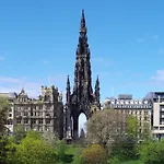 Travelodge Edinburgh Central Queen Street