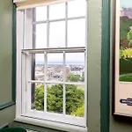 Joivy Eclectic Apartment Near Edinburgh Castle