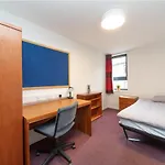 Joivy Affordable 3,4,5 And 12 Bed Private Flats Next To Royal Mile (Adults Only)