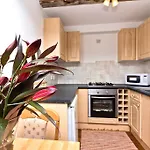 Greenside Apartment