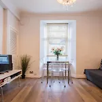 Salmond Place - 427