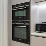 Dragon Suites - Edinburgh City Centre 1 Bed Apartment