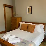 Charming 1 Bedroom Edinburgh Apartment