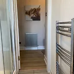 Modern Quiet City Center Airport 2 Bedroom Apartment