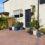 Private Room With Separate Shower And Free Parking