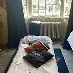Private Bedroom In Detached Home In Newington