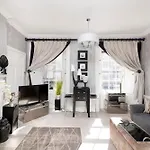 Joivy Exclusive Apartment At The Heart Of New Town