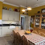 Stunning 2-Bedroom Georgian Flat, City Centre