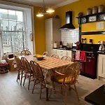 Stunning 2-Bedroom Georgian Flat, City Centre