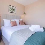 Dragon Suites Luxury Serviced Apartments At Albyn Place